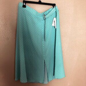 Retrology skirt   Size: XL       NEW with tags!